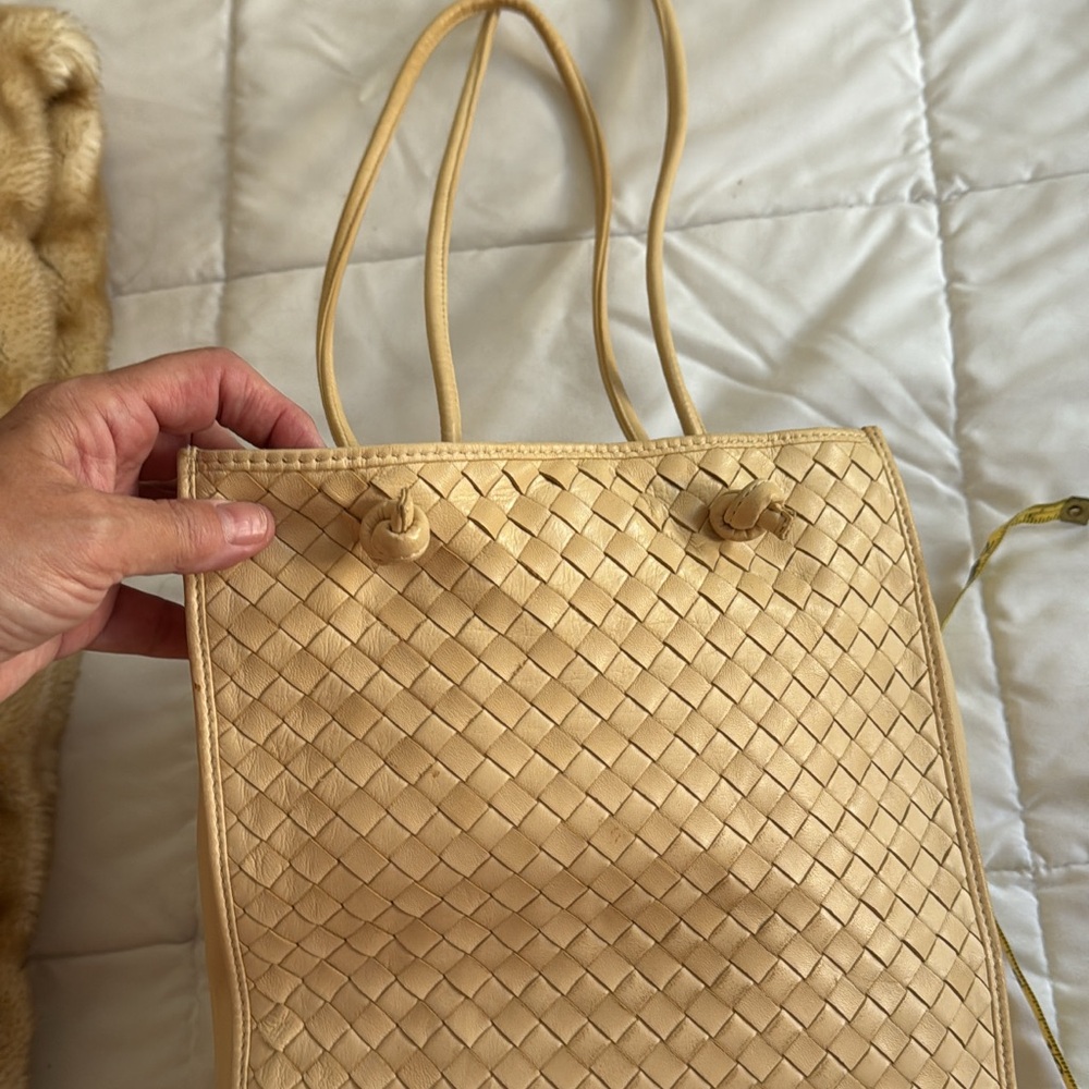 Bottega Veneta intrecciato weave, knot handle Beige/cream bag -GENUINE
